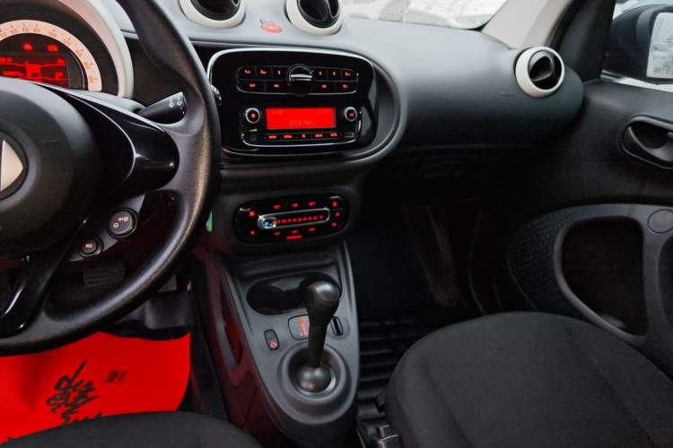 Used  fortwo 2018 1.0L 52kW Hardtop Dynamic Version China V
