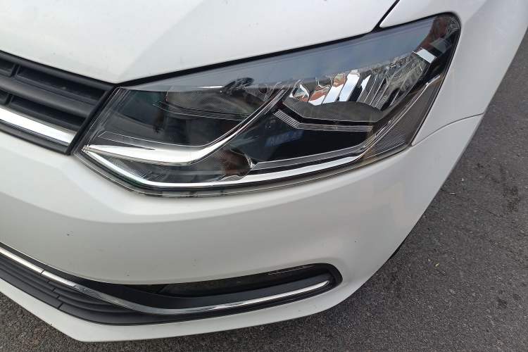 Used Volkswagen Polo 2016 1.6L Automatic Comfort Model
