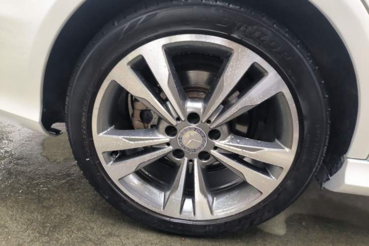 Used Mercedes-Benz E-Class 2015 Facelift E 200 L Sport Edition