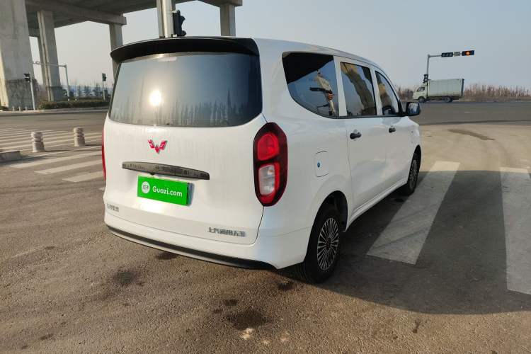 Used Wuling Hongguang New Energy 2025 Extended-Range Hybrid 50 km Standard Version
