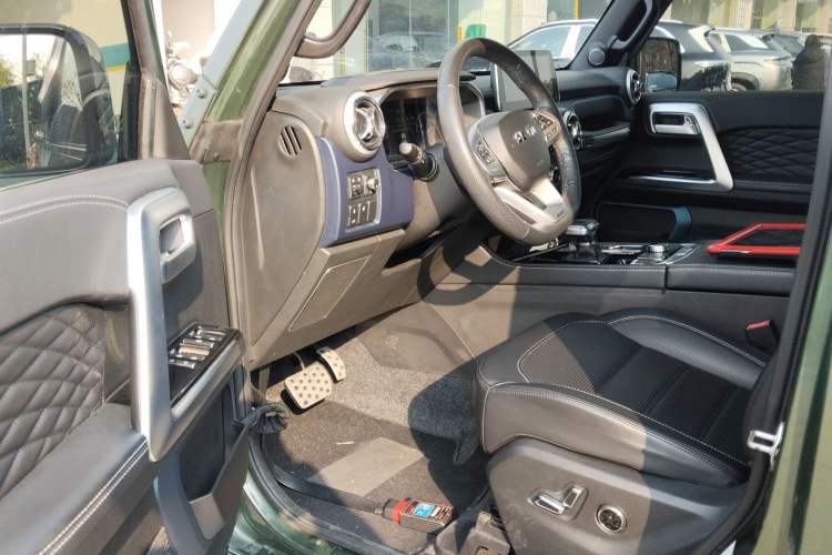 Used  BJ40 2020 2.0T Automatic Four-Wheel Drive Urban Hunter Edition Prestige Version