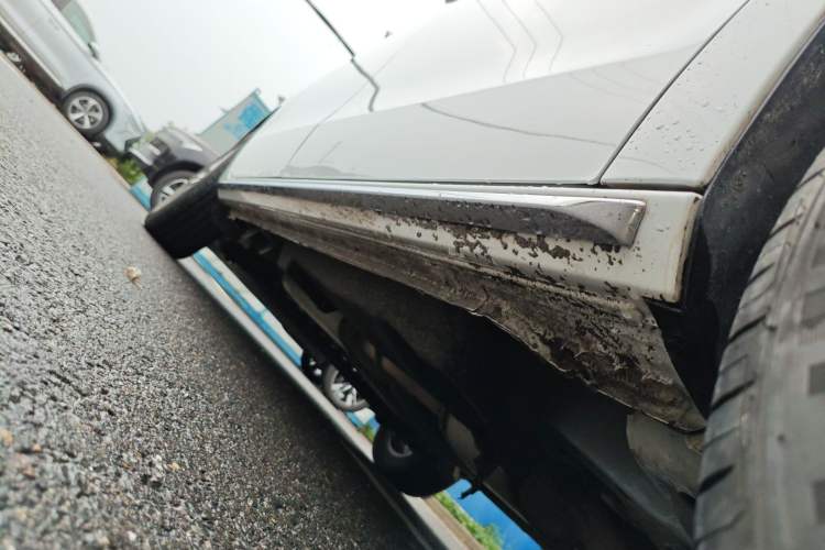 Used Buick GL8 2023 Facelifted Land Cruiser Executive Luxury Version
