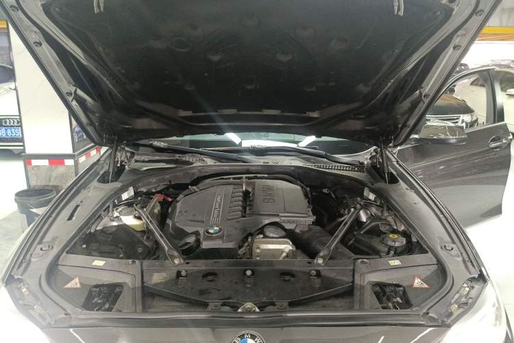 Used BMW 5 Series 2014 535Li Leading Model
