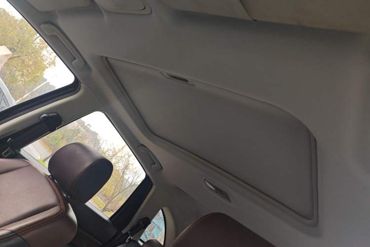 Used JMC Yusheng S350 2016 2.0T Automatic Two-Wheel Drive Gasoline Ultra-Luxury 5-Seater
