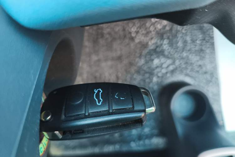 Used Chery QQ Ice Cream 2022 170km Sundae Phosphate Lithium-Ion