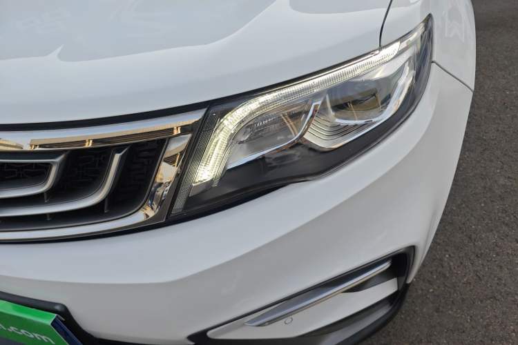 Used Geely Auto Emgrand X7 Sport 2018 1.8TD Automatic Two-Wheel Drive Smart Connect 4G Internet Edition