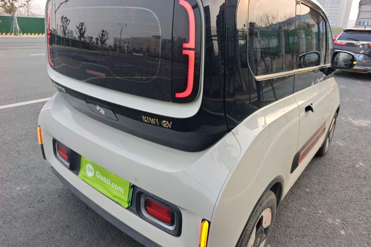 Used Baojun KiWi EV 2021 Artist Model Ternary Lithium