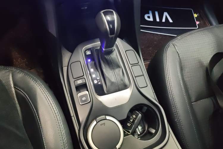 Used Hyundai Santa Fe 2013 2.4L Automatic Two-Wheel Drive Smart Version
