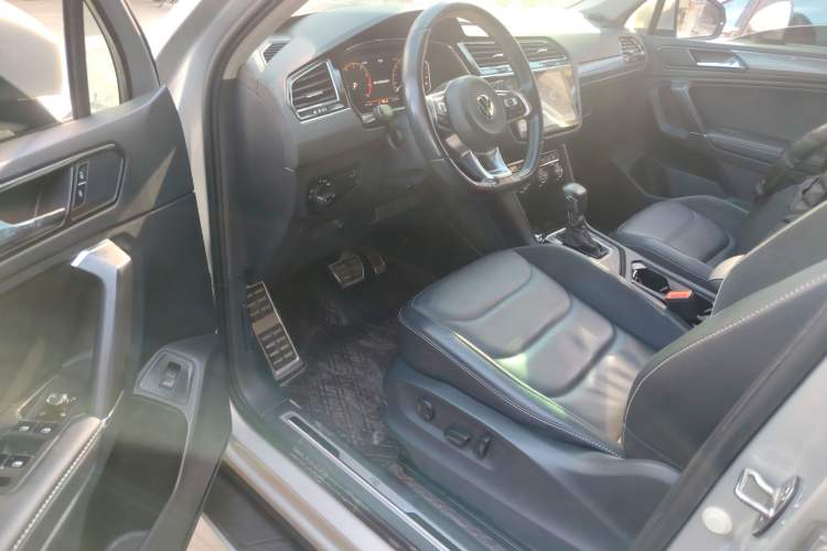 Used Volkswagen Tiguan L 2021 330TSI Automatic Two-Wheel Drive R-Line Enhanced Edition
