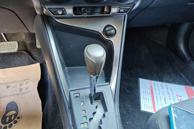 Used Toyota YARiS L 2015 1.5E Automatic Charm Edition