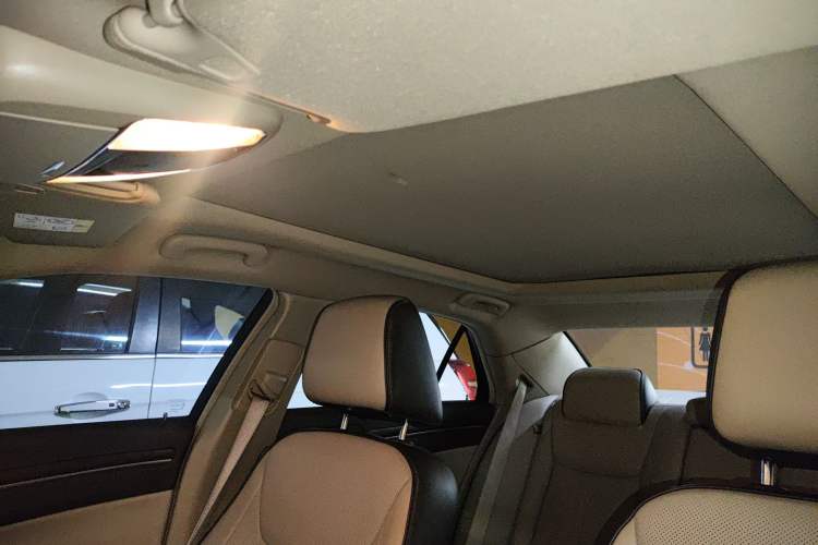 Used Chrysler 300C 2013 3.6L Prestige Edition
