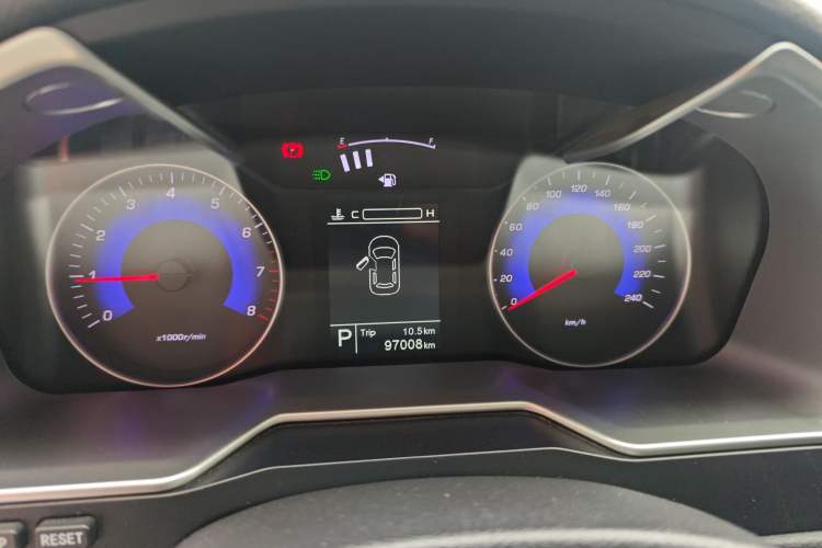 Used Geely Auto Emgrand 2016 Sedan 1.5L CVT Upward Version
