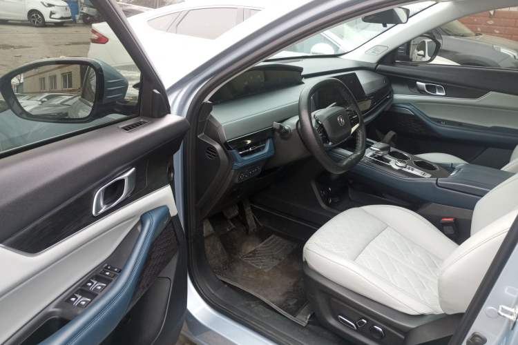 Used Changan UNI-K iDD 2022 Blue Whale iDD 130km 1.5T Excellence Model
