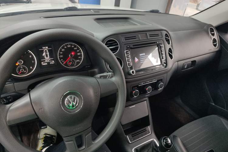 Used Volkswagen Tiguan 2016 300TSI Manual Two-Wheel Drive Trend Edition