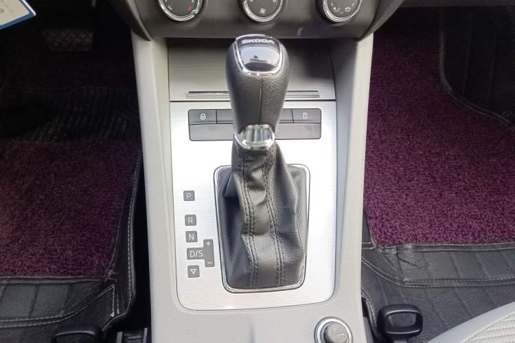 Used Skoda Octavia 2015 1.6L Automatic Yijie Edition