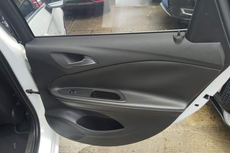 Used Buick Verano 2017 Sedan 20T Dual-Clutch Elite Model
