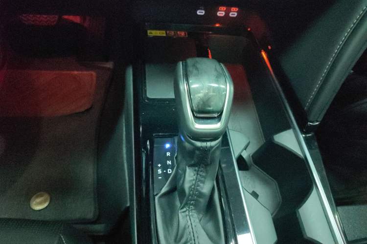 Used Toyota Camry 2024 Dual-Motor 2.0 HG Premium Edition