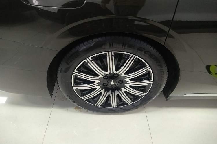 Used VOYAH Dream 2025 EV Four-Wheel Drive Flagship Kunpeng Edition