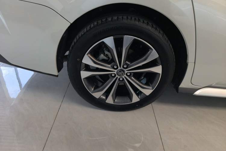 Used Toyota Granvia 2023 2.5L Hybrid Flagship VIP Edition
