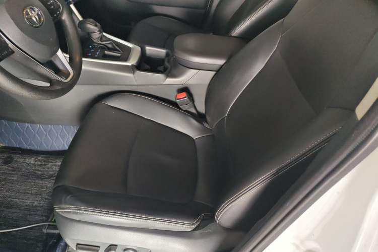 Used Toyota RAV4 2022 2.0L CVT Two-Wheel Drive Fashion Edition