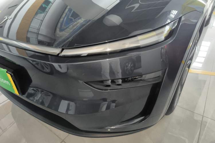 Used Tesla Model Y 2025 Rear-Wheel-Drive Version
