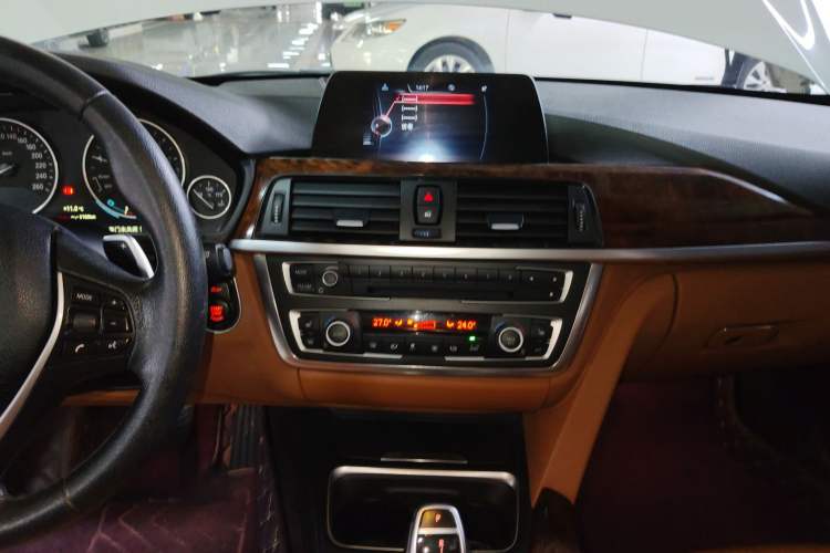 Used BMW 3 Series 2015 320Li Luxury Design Package
