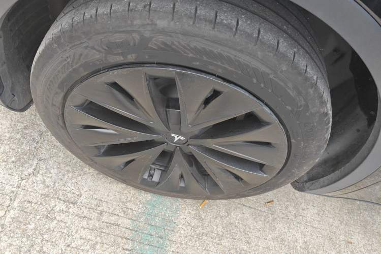 Used Tesla Model Y 2023 Rear-Wheel-Drive Version
