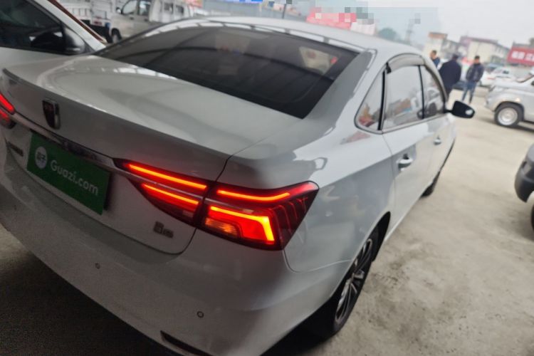 Used Roewe i6 2019 PLUS 1.6L Manual 4G Connected Deluxe Top-Tier Version