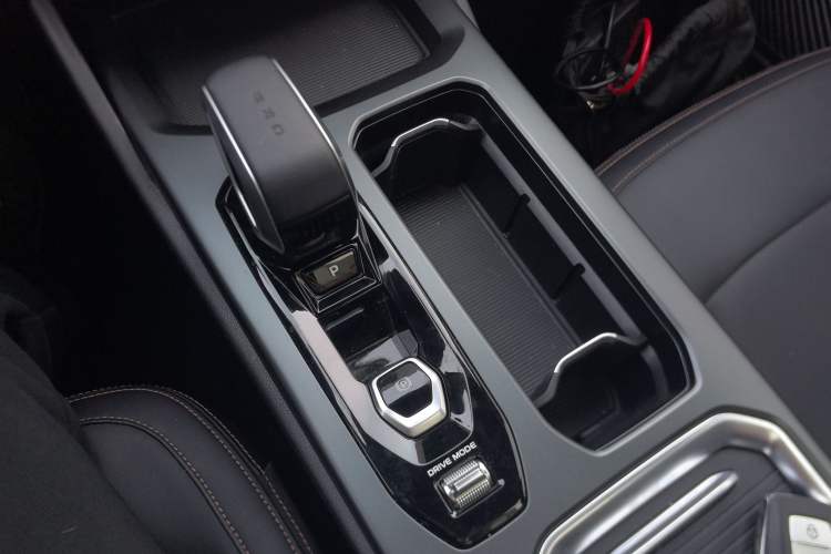 Used Geely Auto Haoyue L 2024 2.0T DCT Prestige Version