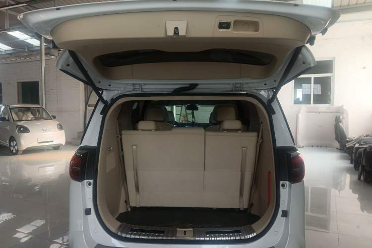 Used Buick GL8 2023 ES Lu Zun Deluxe Model
