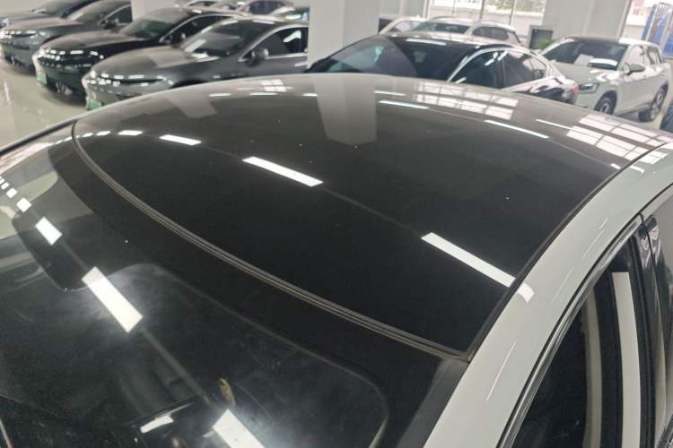 Used Roewe i6 MAX New Energy 2022 EV 600 Grand Touring Edition with Skyroof
