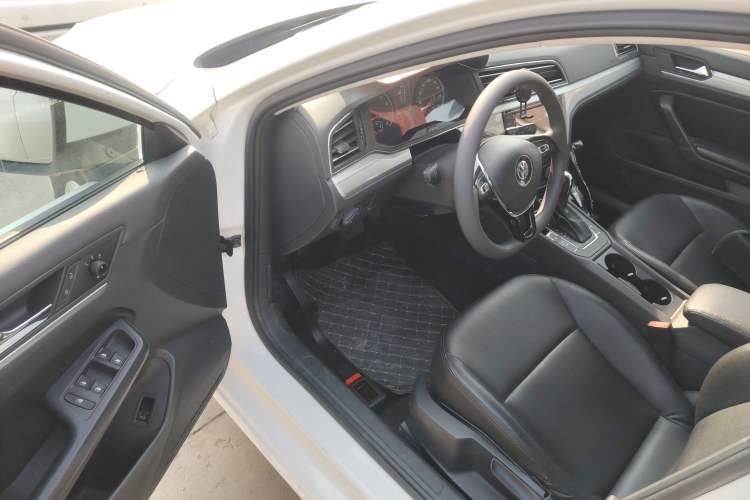 Used Volkswagen Lamando 2019 230TSI DSG Fashion Edition China V Standard