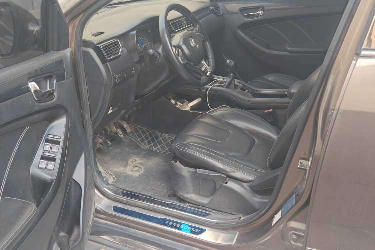 Used Dongfeng Fengon 580 2016 1.5T Manual Luxury Version