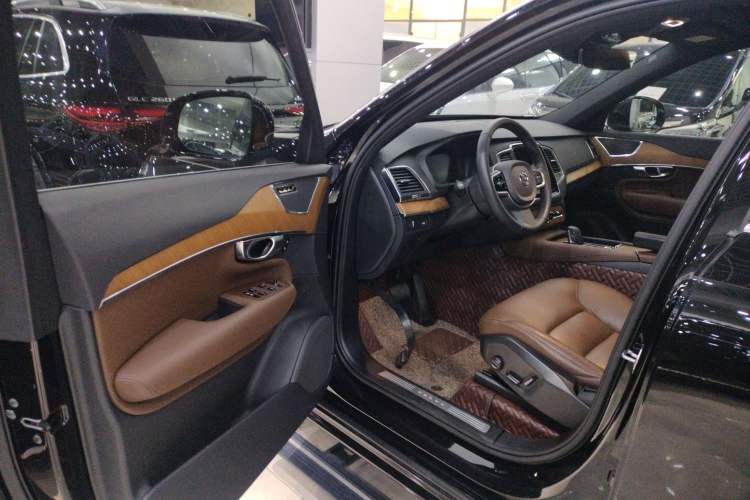 Used Volvo XC90 2021 B5 SmartDrive Luxury Edition 5-seater
