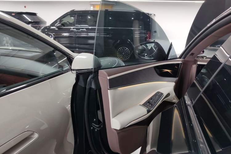 Used Denza Z9GT 2024 1100 Four-Wheel Drive Ultra Version
