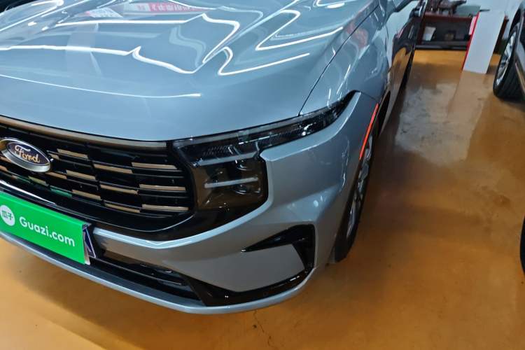 Used Ford Edge 2023 Ford Explorer L 2.0T EcoBoost Four-Wheel Drive 7-Seater Supreme Model
