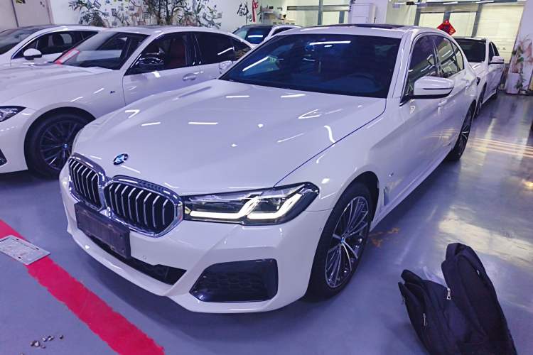 Used BMW 5 Series 2021 Facelifted 530Li Leading Edition M Sport Package
