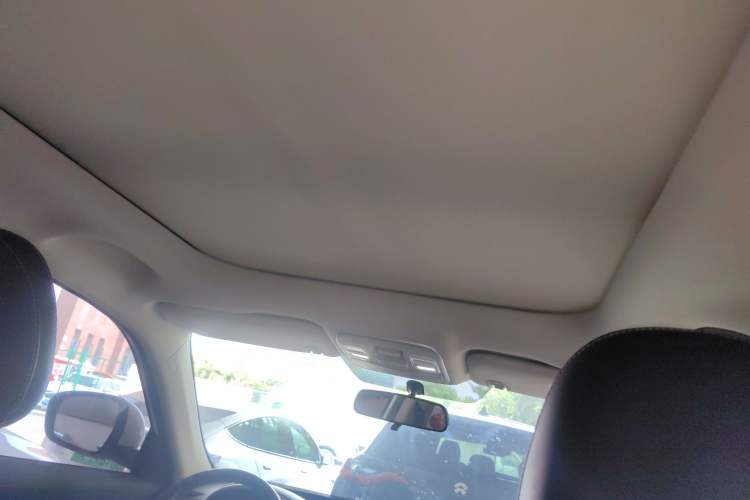 Used Geely Auto Emgrand X7 Sport 2018 1.8TD Automatic Two-Wheel Drive Smart Connect 4G Internet Edition
