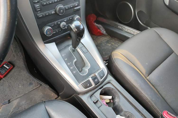 Used Chevrolet Captiva 2015 2.4L 4x4 Flagship Edition 7-Seater
