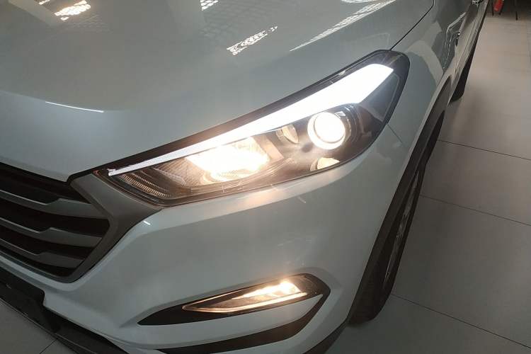 Used Hyundai Tucson 2018 1.6T Dual-Clutch Two-Wheel Drive 15th Anniversary Special Edition
