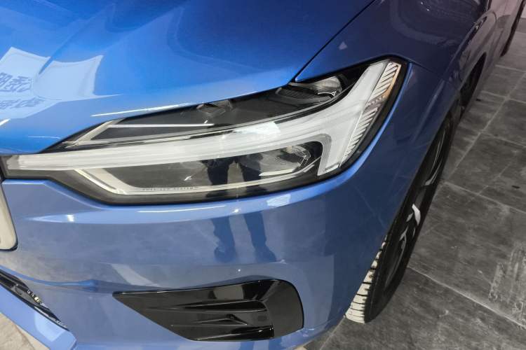 Used Volvo XC60 2019 T5 4x4 Smart & Dynamic Sport Edition China VI Standard