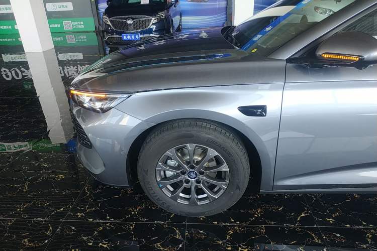 Used BYD Qin L 2025 DM-i Smart Drive 80KM Leading Model
