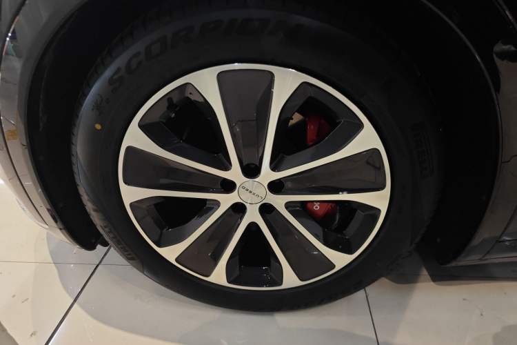 Used Hima Luxeed R7 2024 All-Electric 736 km Ultra
