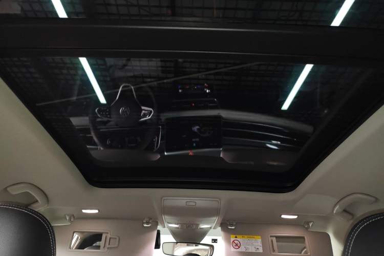 Used Volkswagen Tiguan L 2023 330TSI Automatic Two-Wheel Drive R-Line Enjoyment Edition
