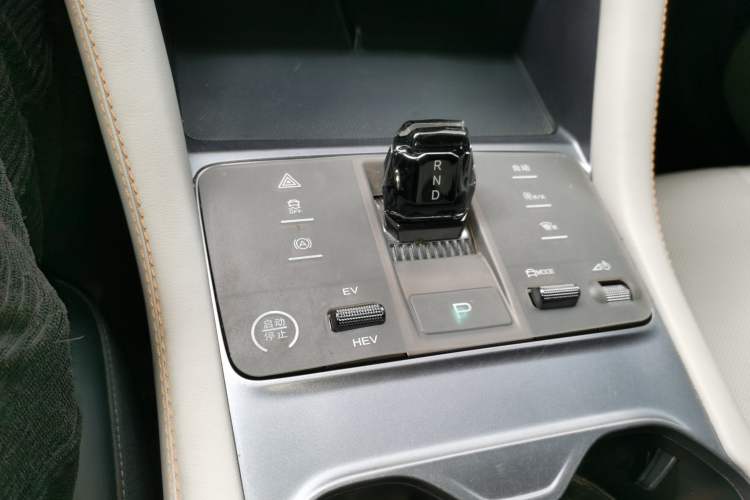 Used BYD Song PLUS New Energy 2024 HONOR Edition DM-i 110km Flagship PLUS
