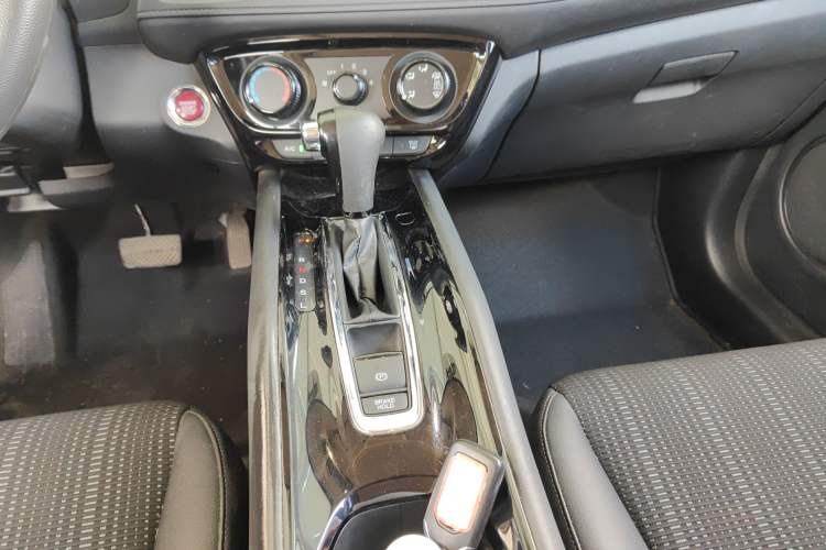 Used Honda Vezel 2017 1.8L CVT Front-Wheel Drive Pioneer Edition
