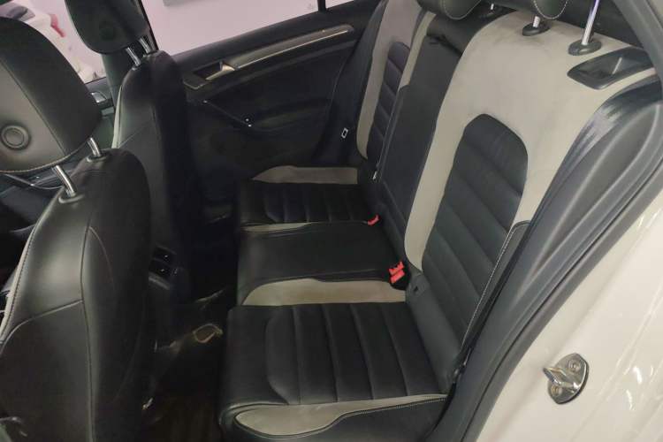 Used Volkswagen Golf 2017 280TSI Automatic R-Line Million-Vehicle Commemorative Edition
