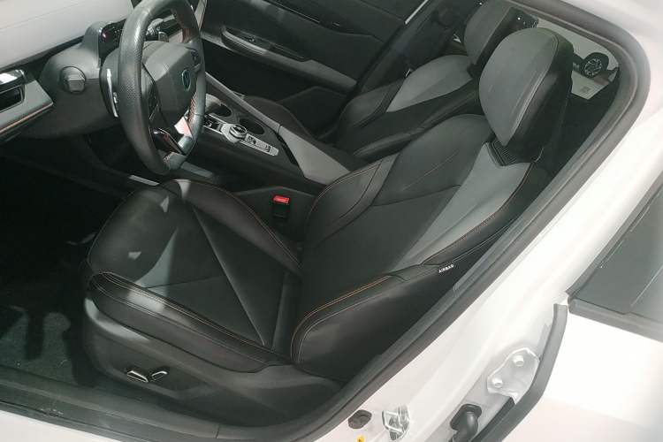 Used Changan UNI-V 2022 1.5T Prestige Version
