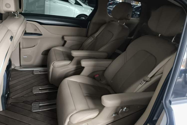 Used Buick GL8 2021 ES Land Cruiser 653T Flagship Model