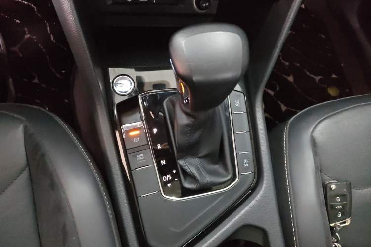 Used Volkswagen Tiguan L 2018 330TSI Automatic Two-Wheel Drive Luxury Edition
